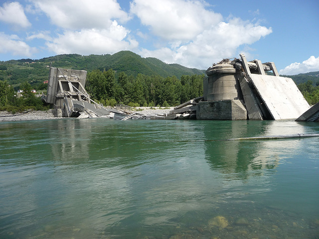 Crollo ponte di Albiano