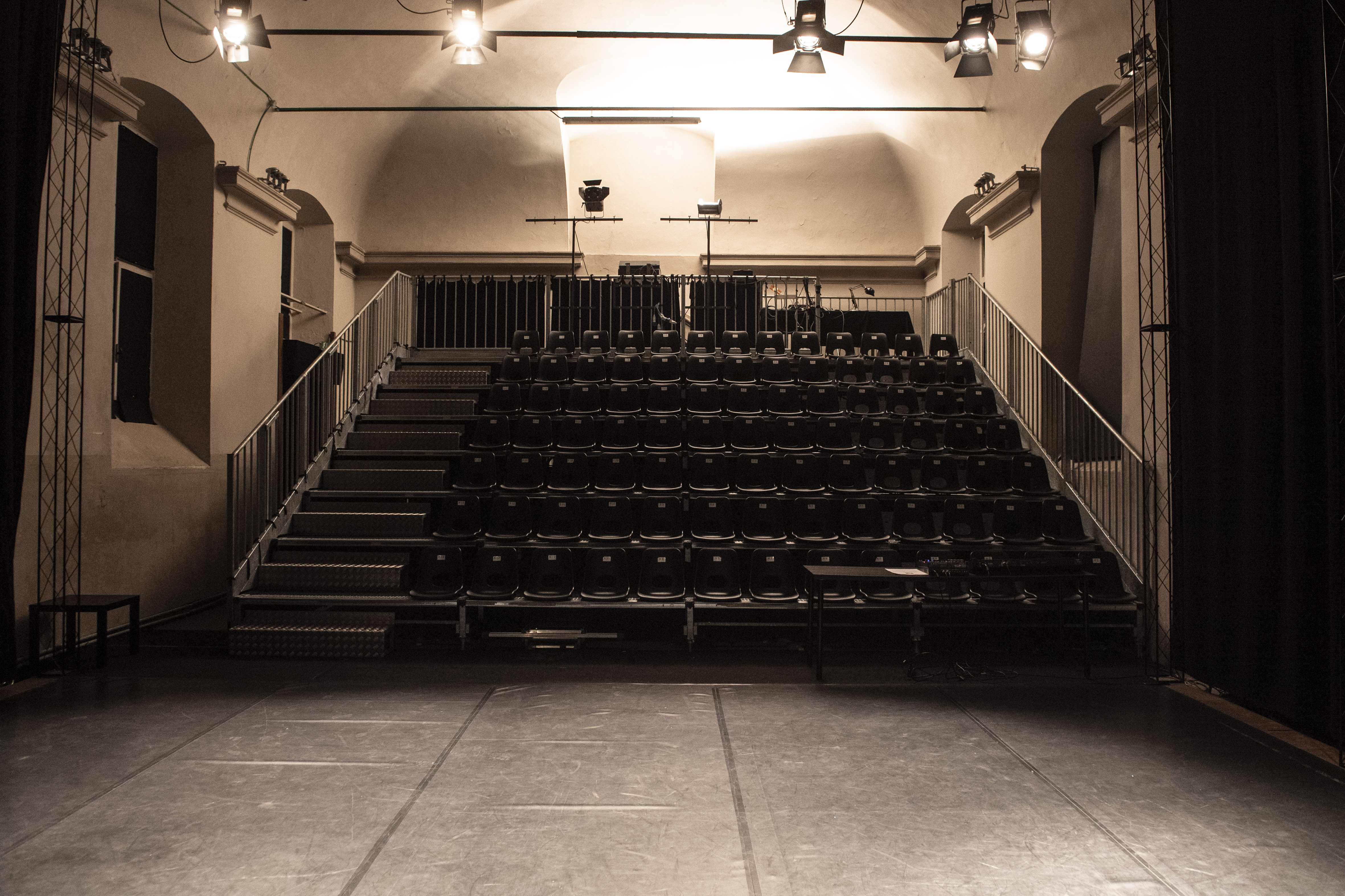 Emergenza Coronavirus "Facciamo luce sul teatro"