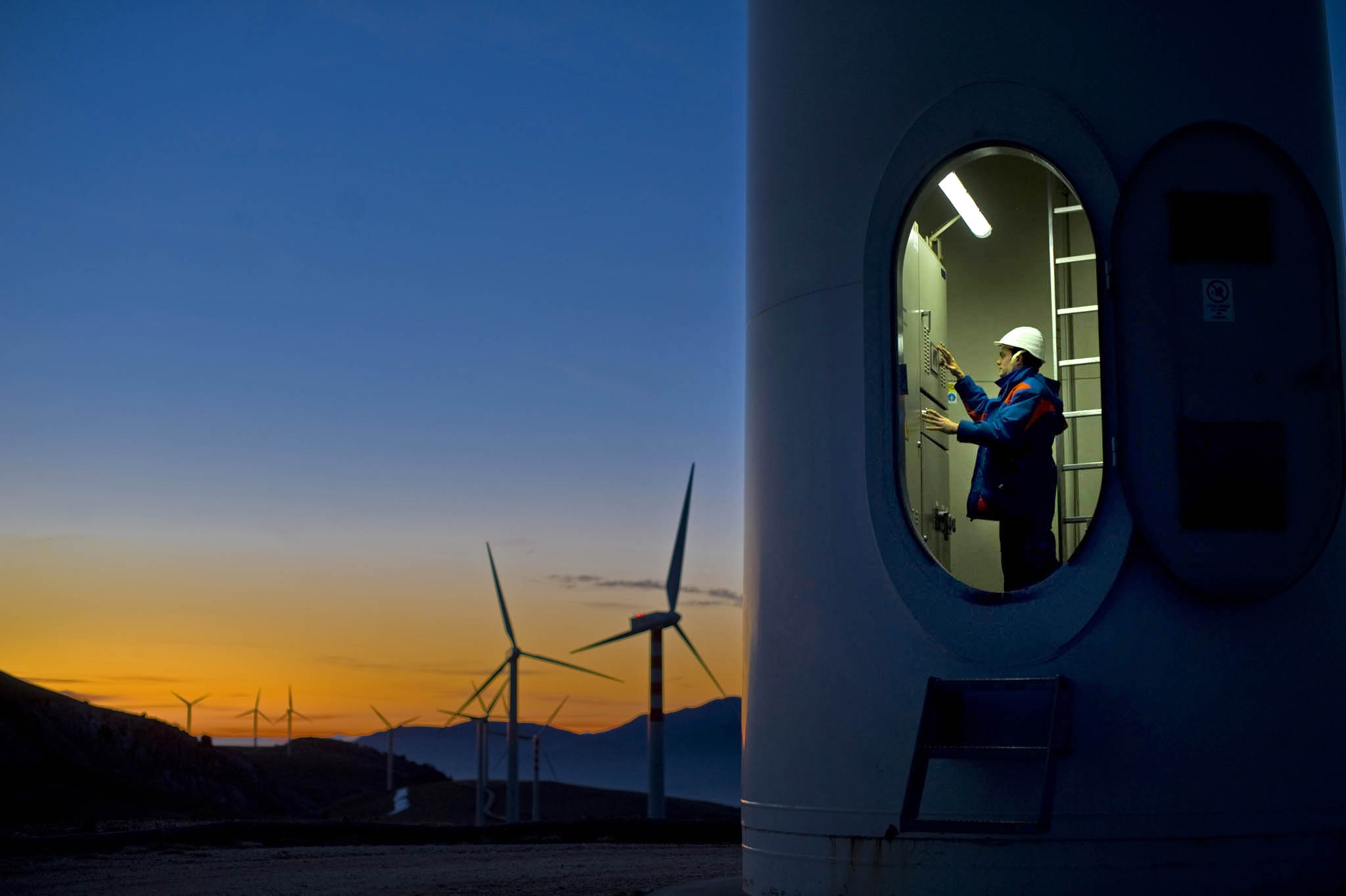 Impianto eolico di Frosolone.Wind power station at Frosolone, Italy.