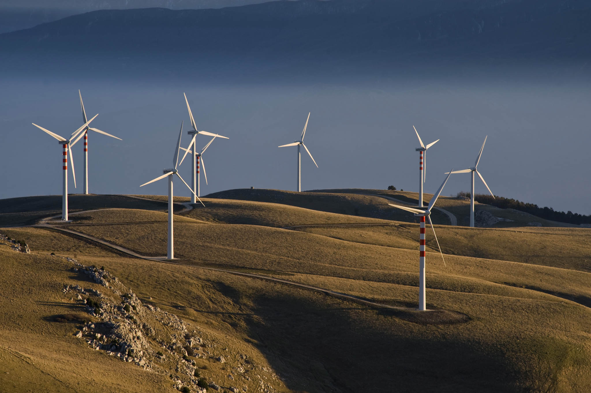 Impianto eolico di Frosolone Wind power station at Frosolone, Italy.