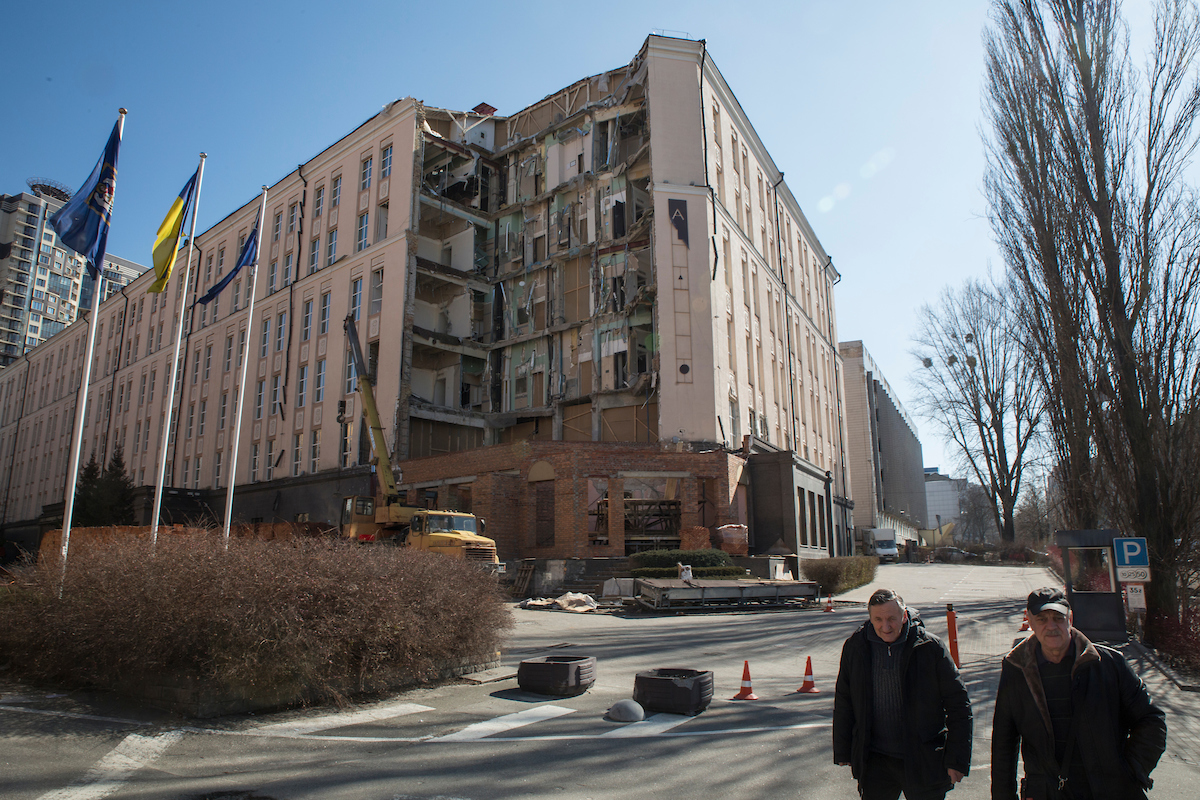 Building hit by missile 31 december 2022