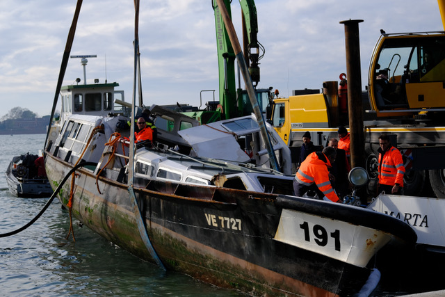 Venezia - Alcuni dei danni causati dall'acqua alta