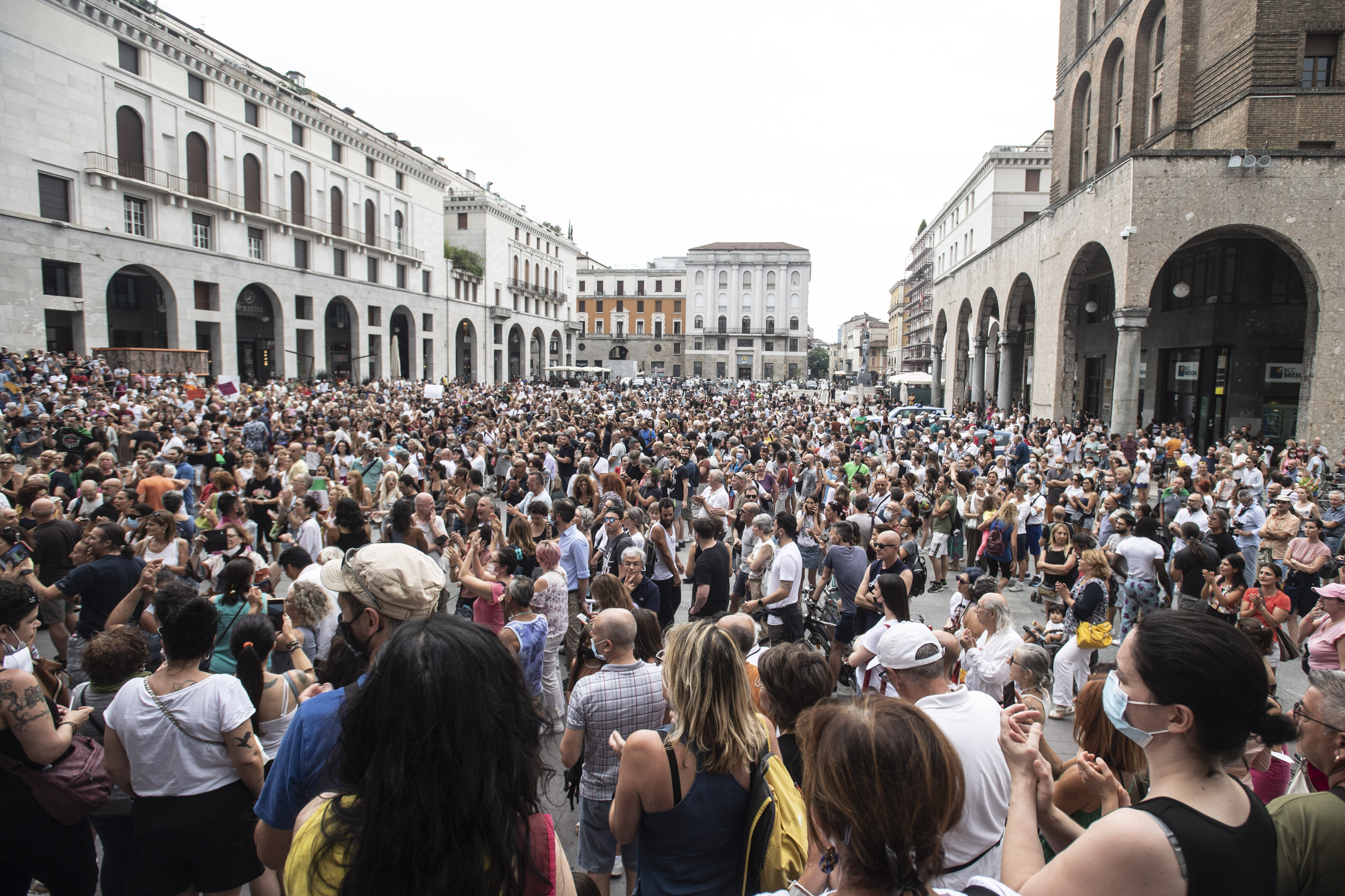 Manifestazione contro l'obbligo del green pass