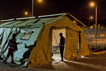 Emergenza profughi, la tendopoli di Roma